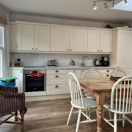 Apartmán Beautiful 3 Bed Basement Flat With Garden Bath Exteriér fotografie
