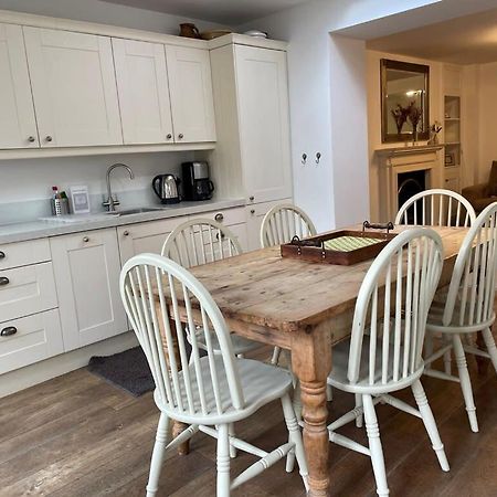 Apartmán Beautiful 3 Bed Basement Flat With Garden Bath Exteriér fotografie