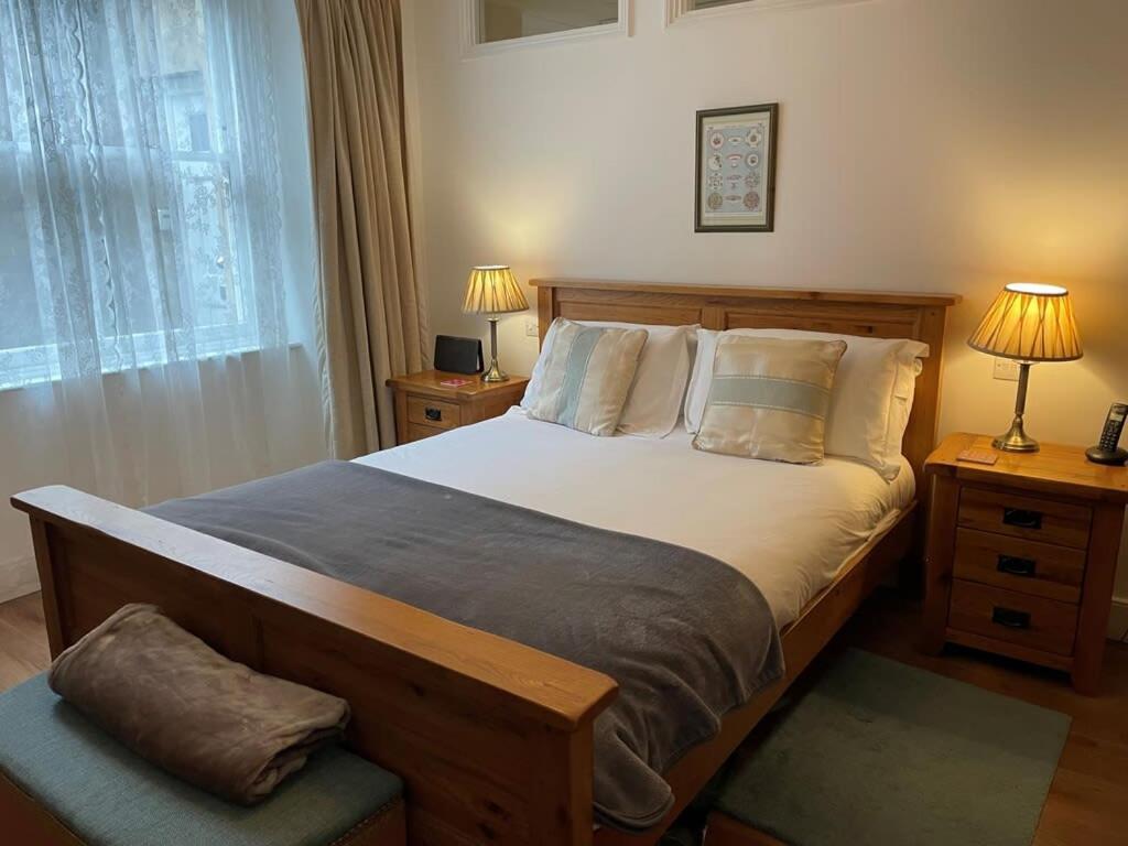 Apartmán Beautiful 3 Bed Basement Flat With Garden Bath Exteriér fotografie