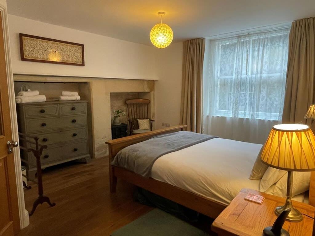 Apartmán Beautiful 3 Bed Basement Flat With Garden Bath Exteriér fotografie
