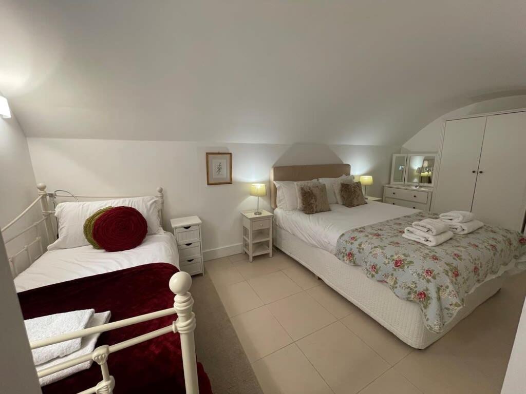 Apartmán Beautiful 3 Bed Basement Flat With Garden Bath Exteriér fotografie